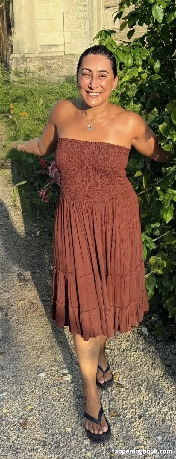 Saira Khan Onlyfans Nude Leaked Photos photo leak 34 of 45
