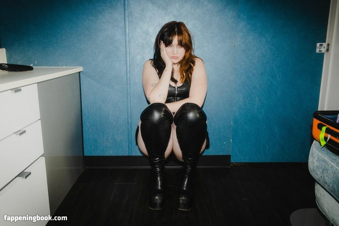 Gayle Onlyfans Nude Leaked Photos photo leak 25 of 41