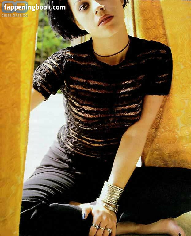 Fairuza Balk Onlyfans Nude Leaked Photos photo leak 2 of 49