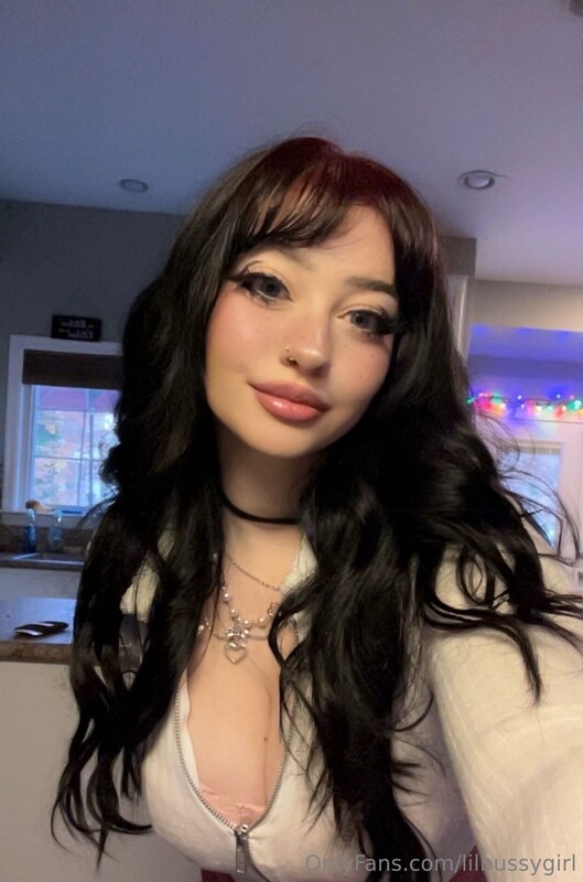 Lux Reid | lilbussygirl OnlyFans Nude Leaks photo leak 102 of 335