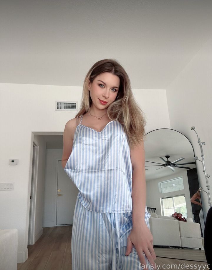 Dessyyc | Dessy | oxdessyxo OnlyFans Nude Leaks photo leak 550 of 1034