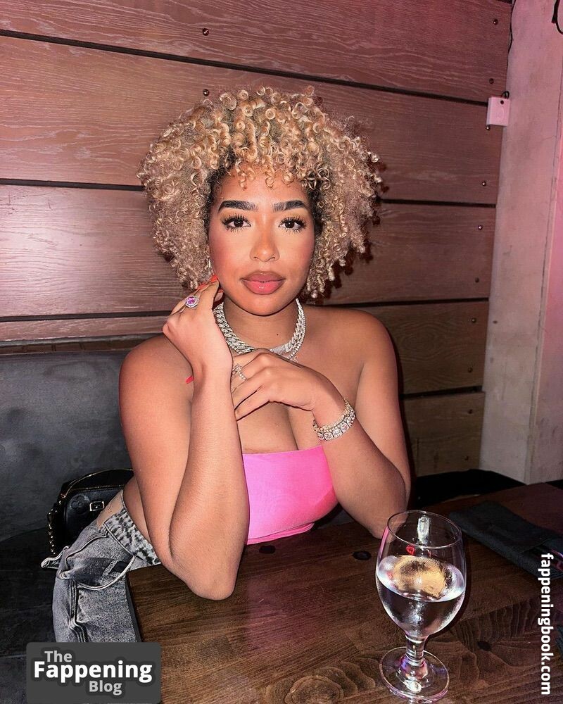 B. Simone Onlyfans Nude Leaked Photos photo leak 3 of 35
