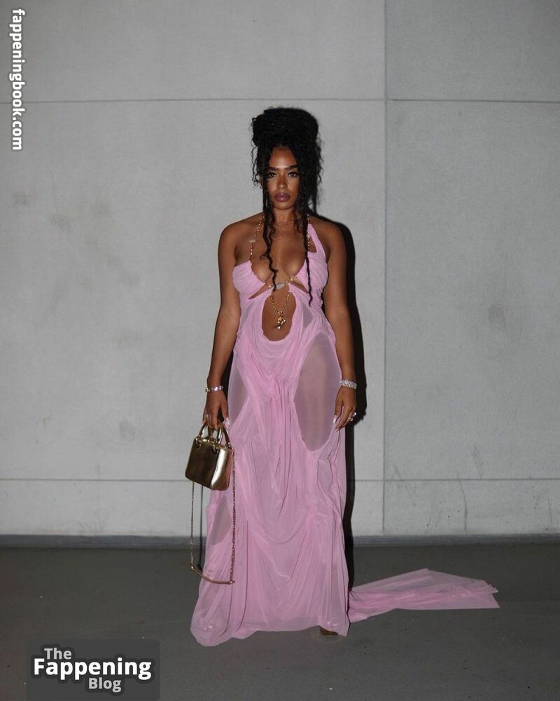 B. Simone Onlyfans Nude Leaked Photos photo leak 21 of 35