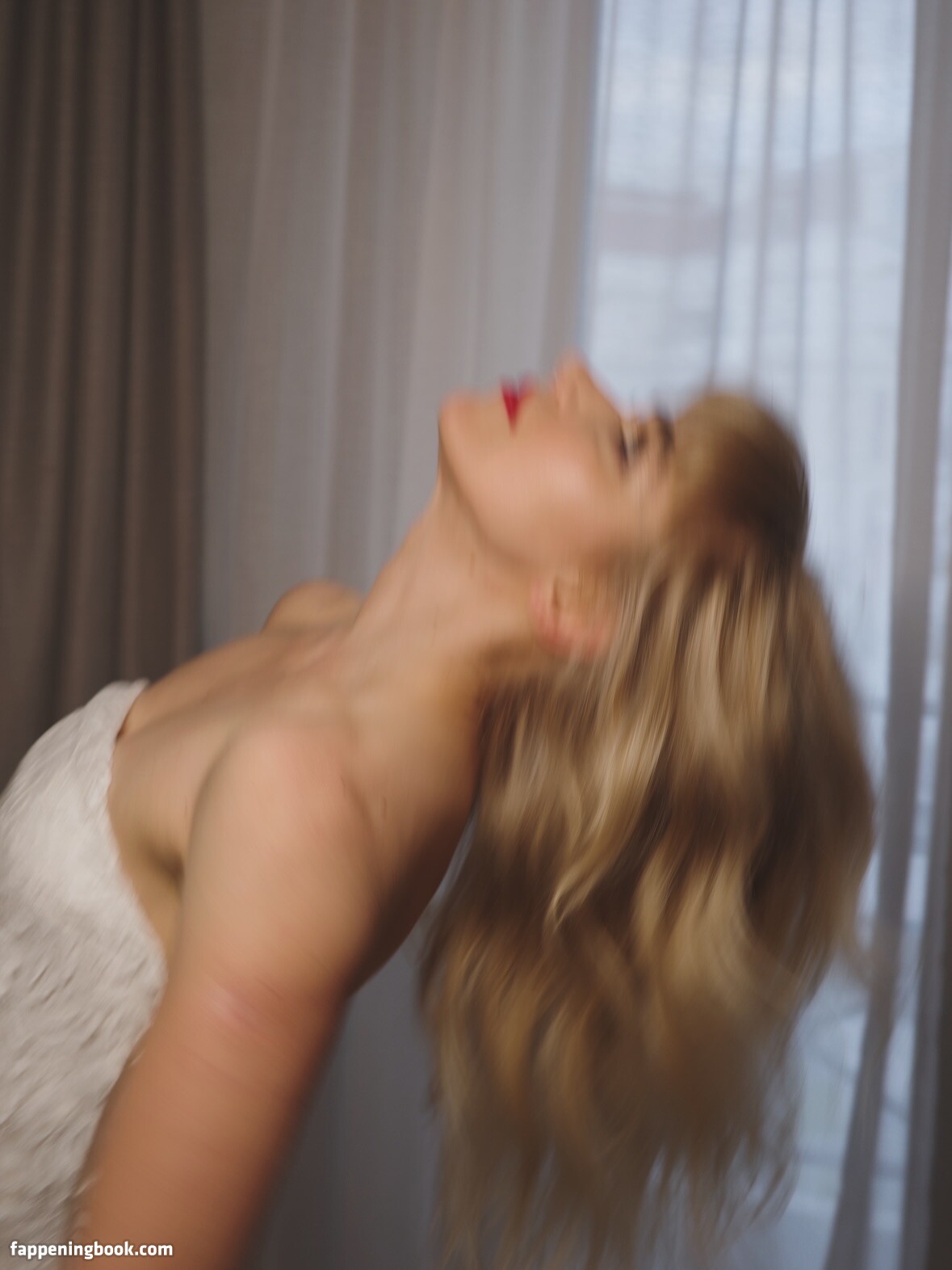 Imogen Poots Onlyfans Nude Leaked Photos photo leak 26 of 50