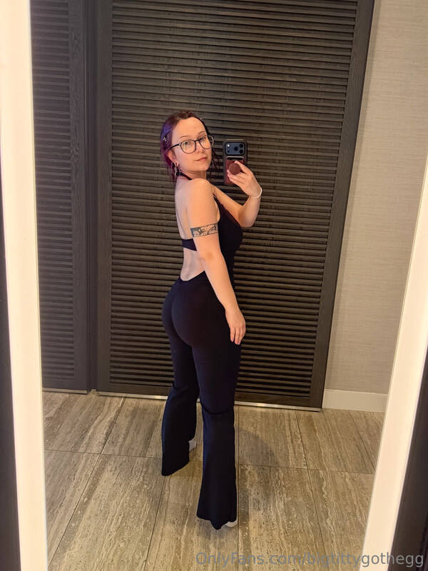 BigTittyGothEgg OnlyFans Nude Leaks photo leak 82 of 2039