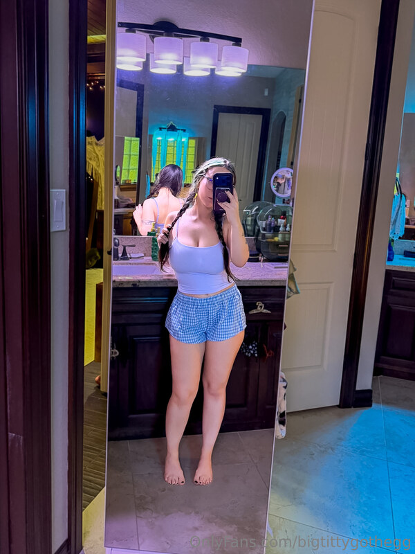 BigTittyGothEgg OnlyFans Nude Leaks photo leak 349 of 2039