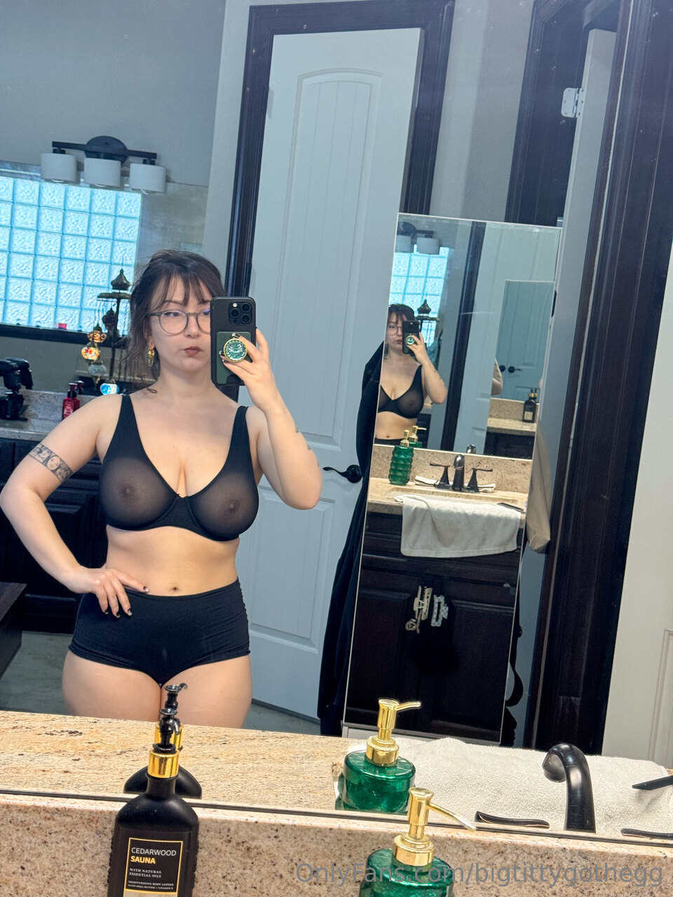 BigTittyGothEgg OnlyFans Nude Leaks photo leak 641 of 2039