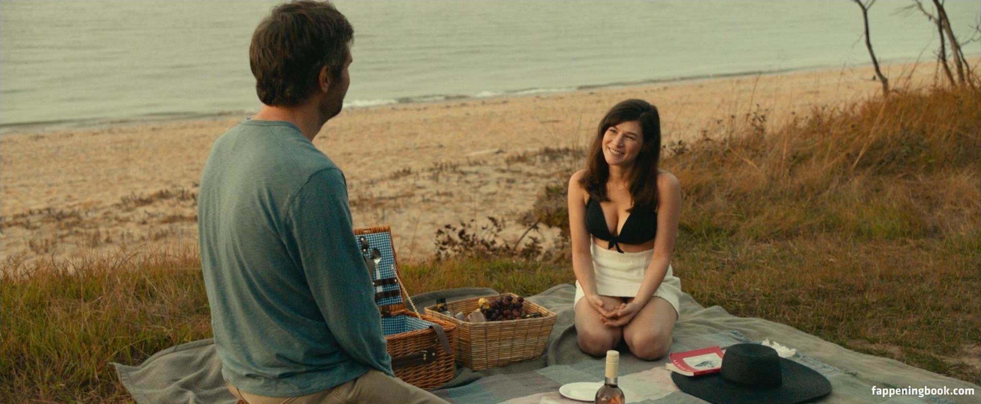 Yael Stone Onlyfans Nude Leaked Photos photo leak 3 of 31