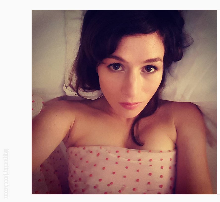 Yael Stone Onlyfans Nude Leaked Photos photo leak 23 of 31