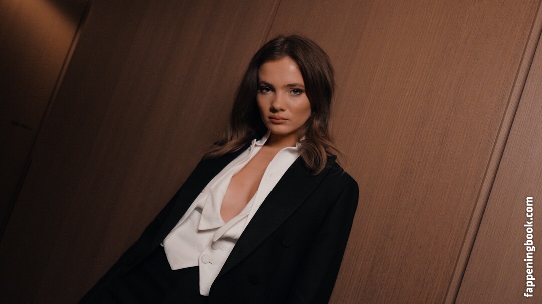 Freya Allan Onlyfans Nude Leaked Photos photo leak 31 of 48