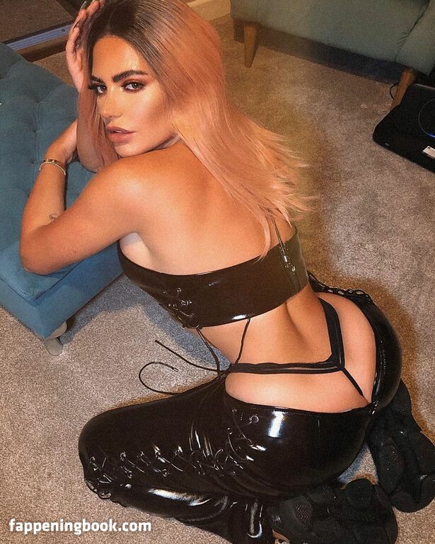 Megan Barton Hanson Onlyfans Nude Leaked Photos photo leak 30 of 49
