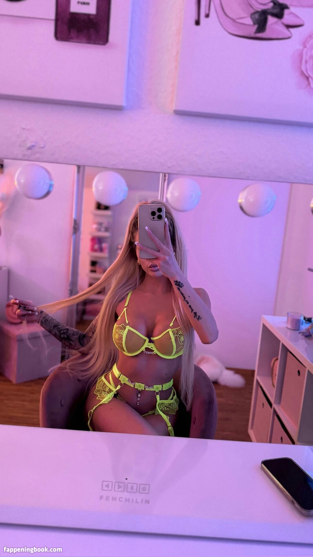 Princess Léonie Alwine Onlyfans Nude Leaked Photos photo leak 25 of 49
