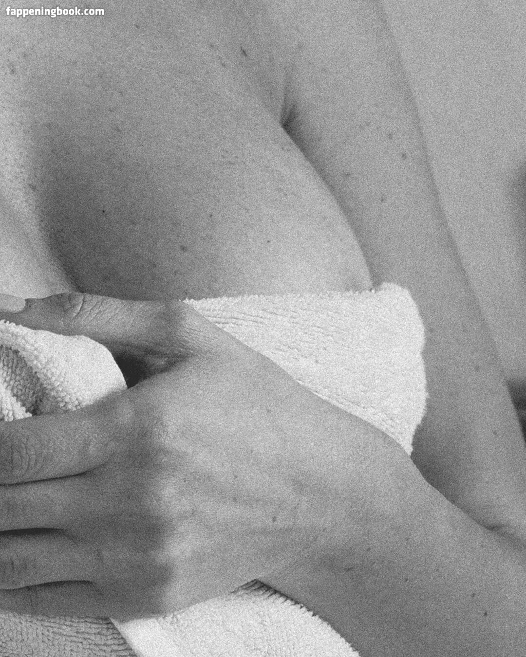 Bethanylydiaa Onlyfans Nude Leaked Photos photo leak 7 of 46
