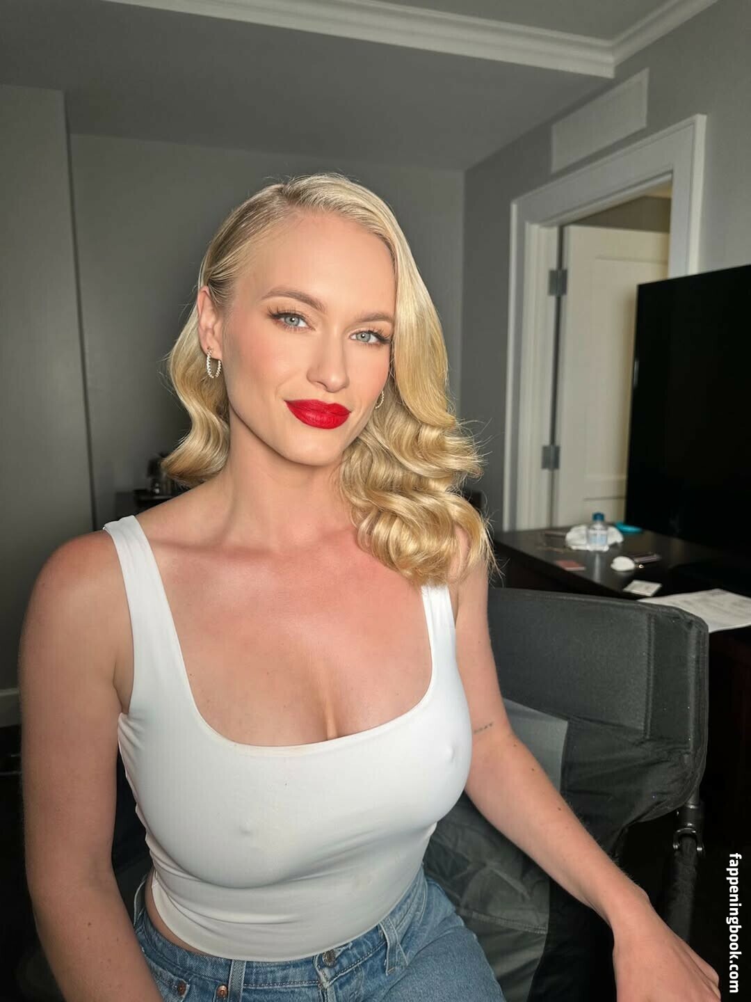 Leven Rambin Onlyfans Nude Leaked Photos photo leak 3 of 47