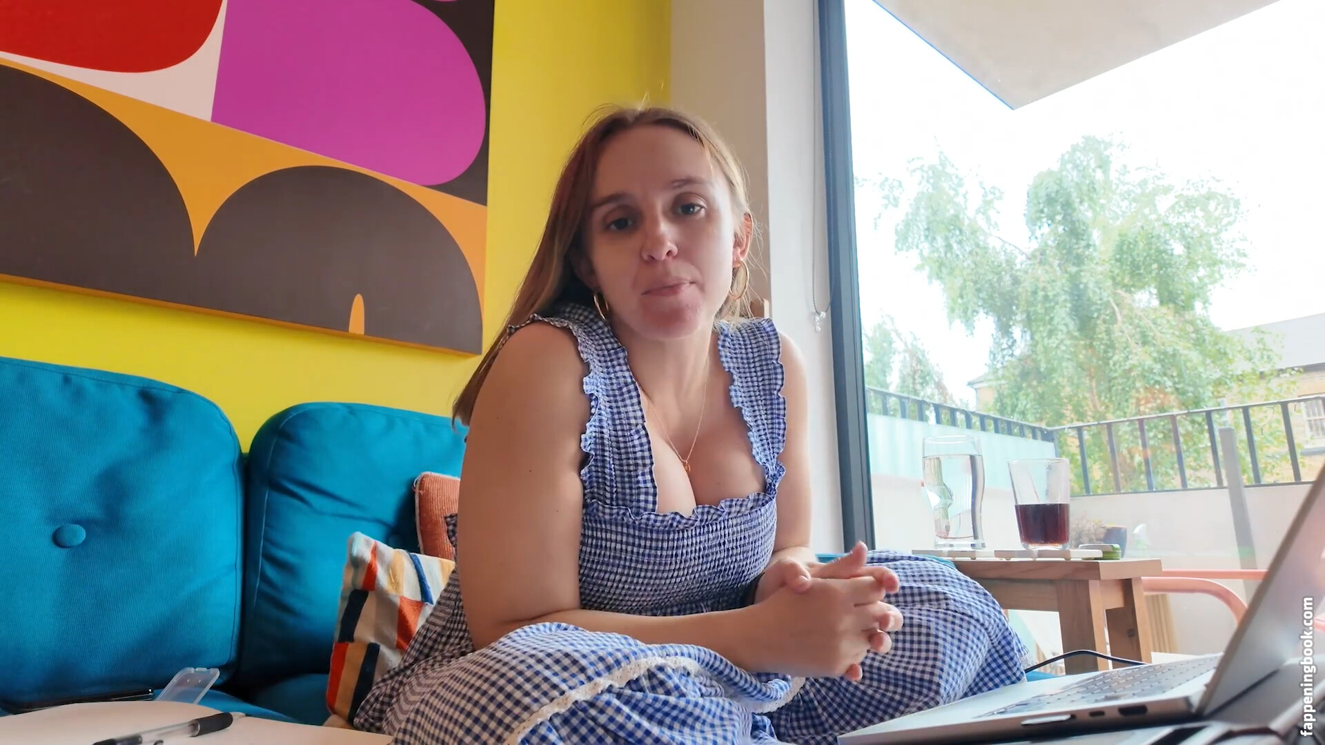 Hannah Witton Onlyfans Nude Leaked Photos photo leak 4 of 48