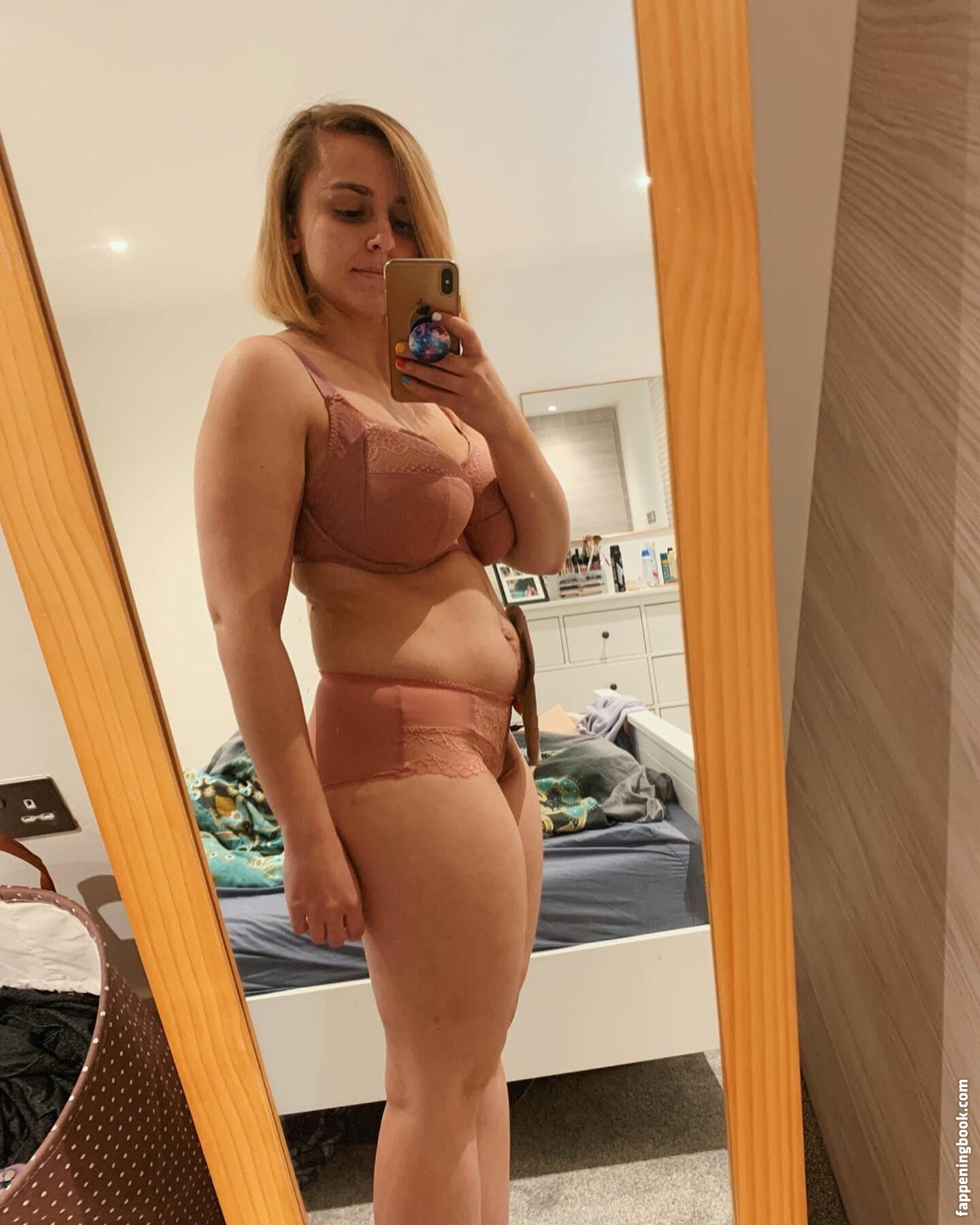 Hannah Witton Onlyfans Nude Leaked Photos photo leak 9 of 48