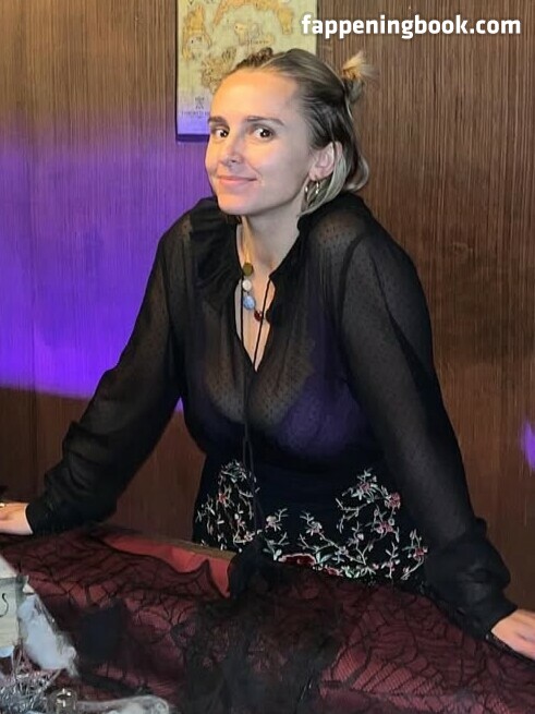 Hannah Witton Onlyfans Nude Leaked Photos photo leak 17 of 48