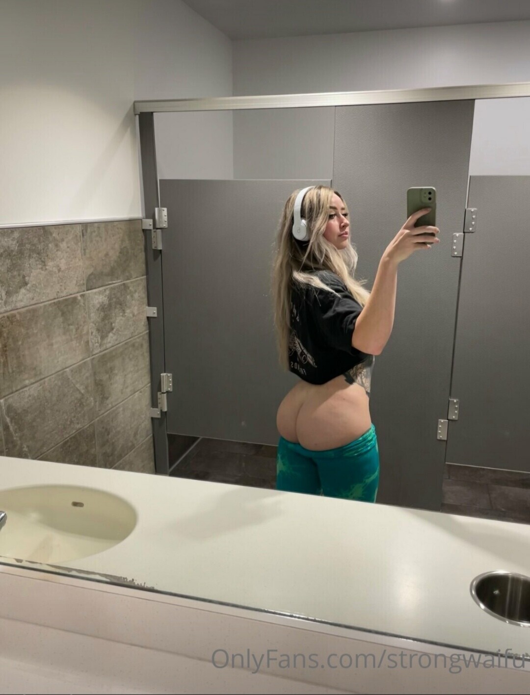 strongwaifu OnlyFans Nude Leaks photo leak 169 of 213