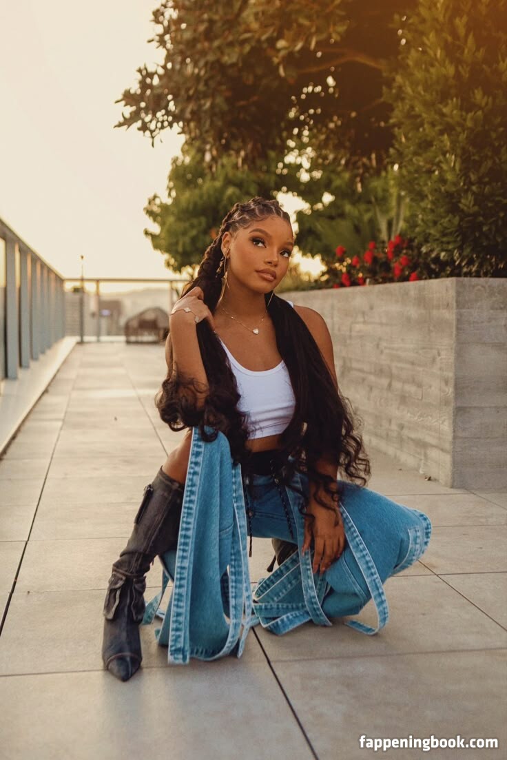 Halle Bailey Onlyfans Nude Leaked Photos photo leak 17 of 47