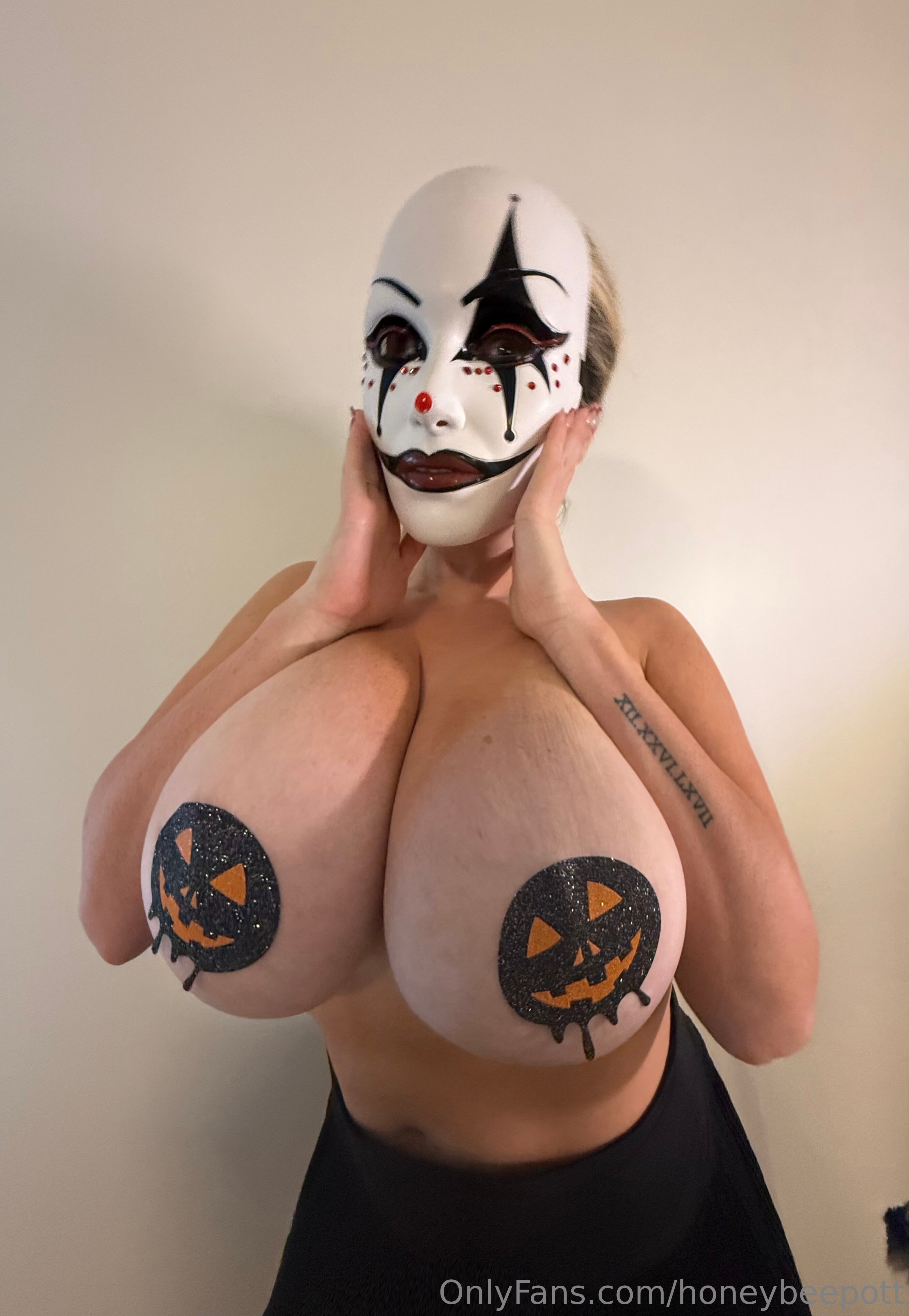 honeyybeebby | honeybeepott OnlyFans Nude Leaks photo leak 308 of 544