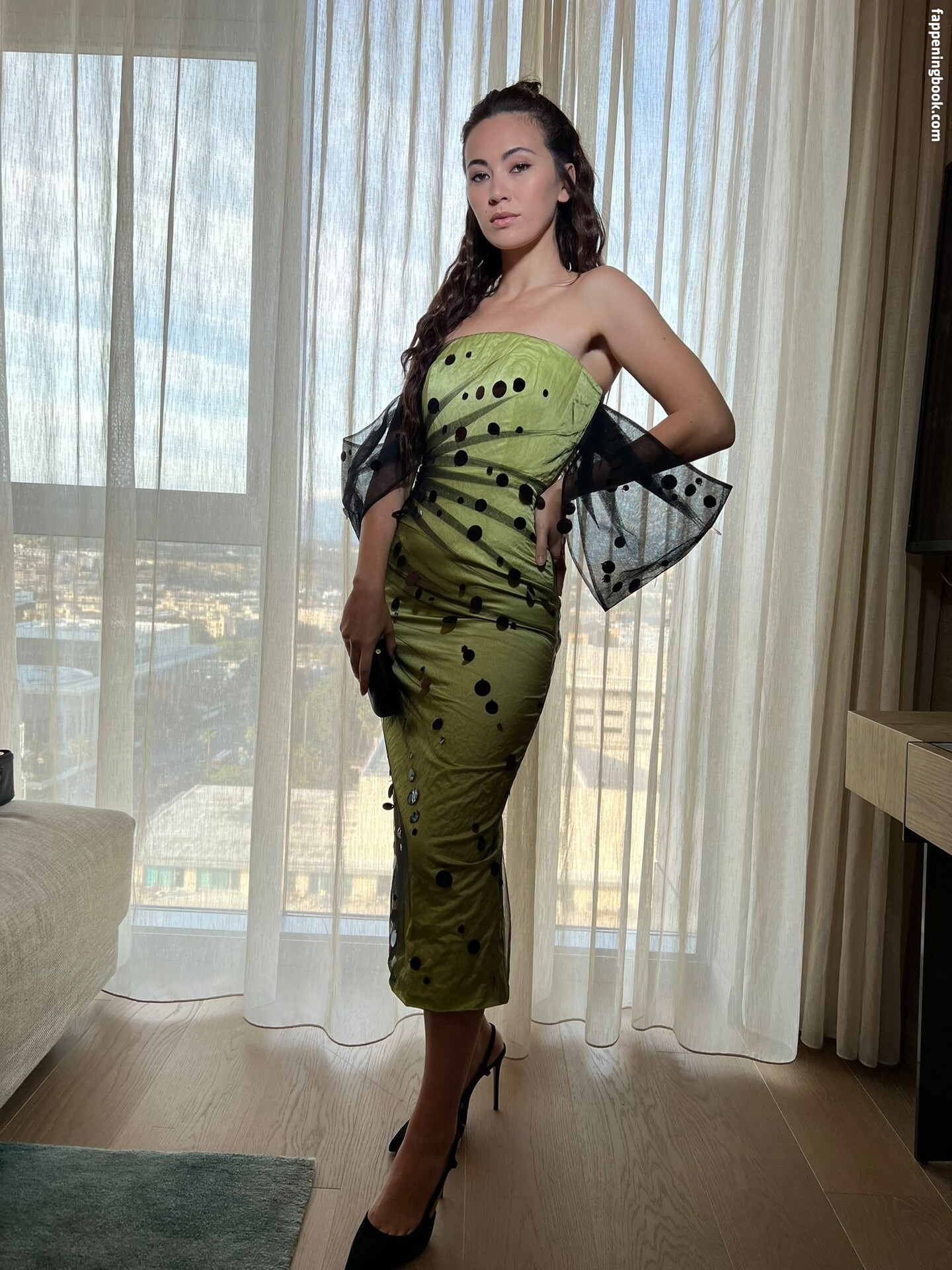 Jessica Yu Li Henwick Onlyfans Nude Leaked Photos photo leak 11 of 48