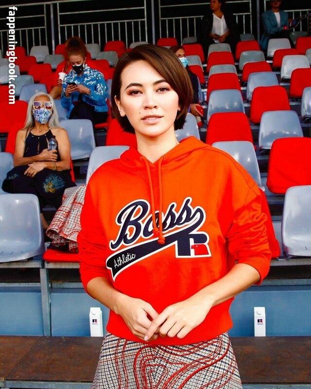 Jessica Yu Li Henwick Onlyfans Nude Leaked Photos photo leak 40 of 48