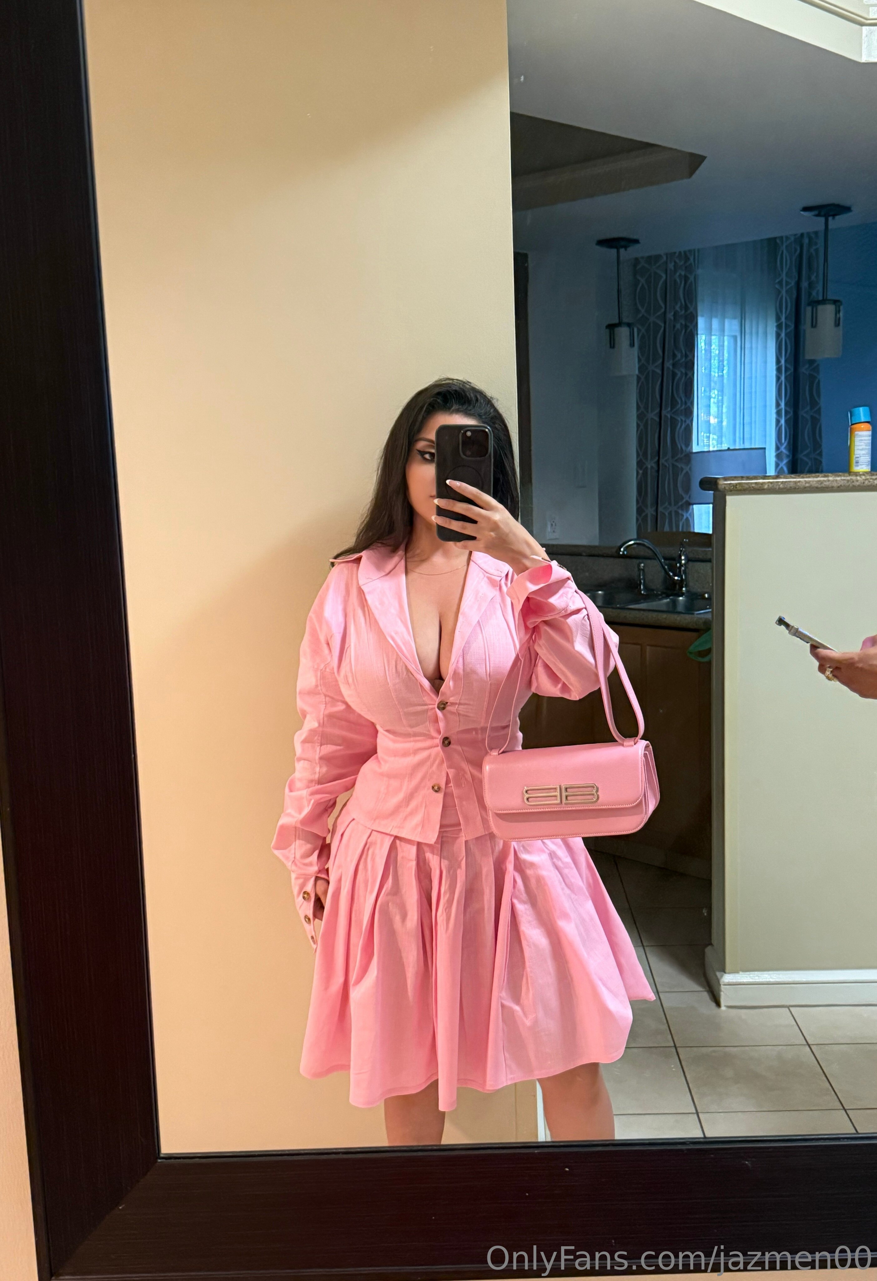 Jazmen00 / Petitencurvy112 OnlyFans Nude Leaks photo leak 100 of 391