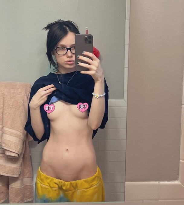Liiias OnlyFans Nude Leaks photo leak 374 of 436