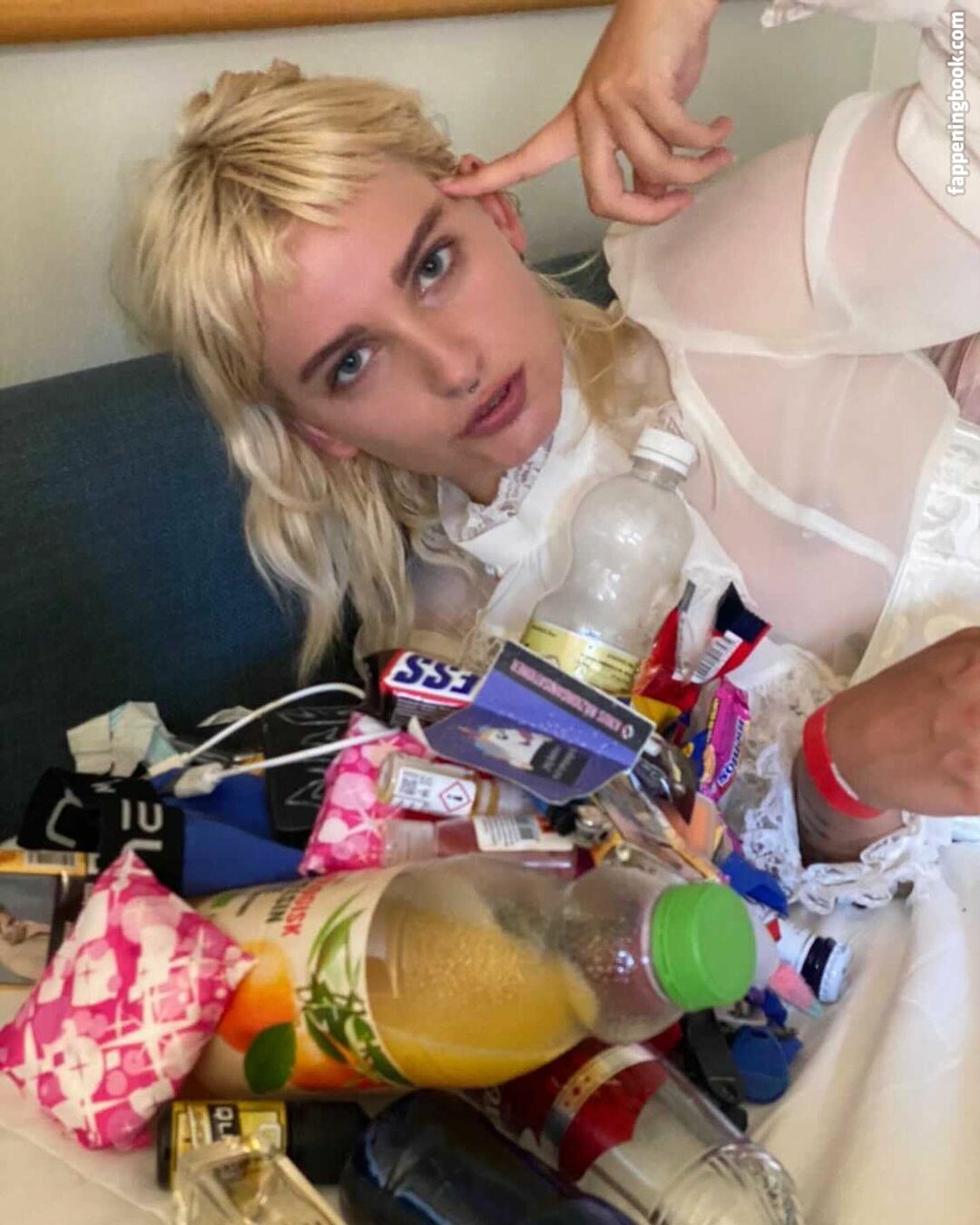 Emmaazzww Onlyfans Nude Leaked Photos photo leak 4 of 7 Emmaazzww Onlyfans Nude Leaked Photos photo leak 4 of 7