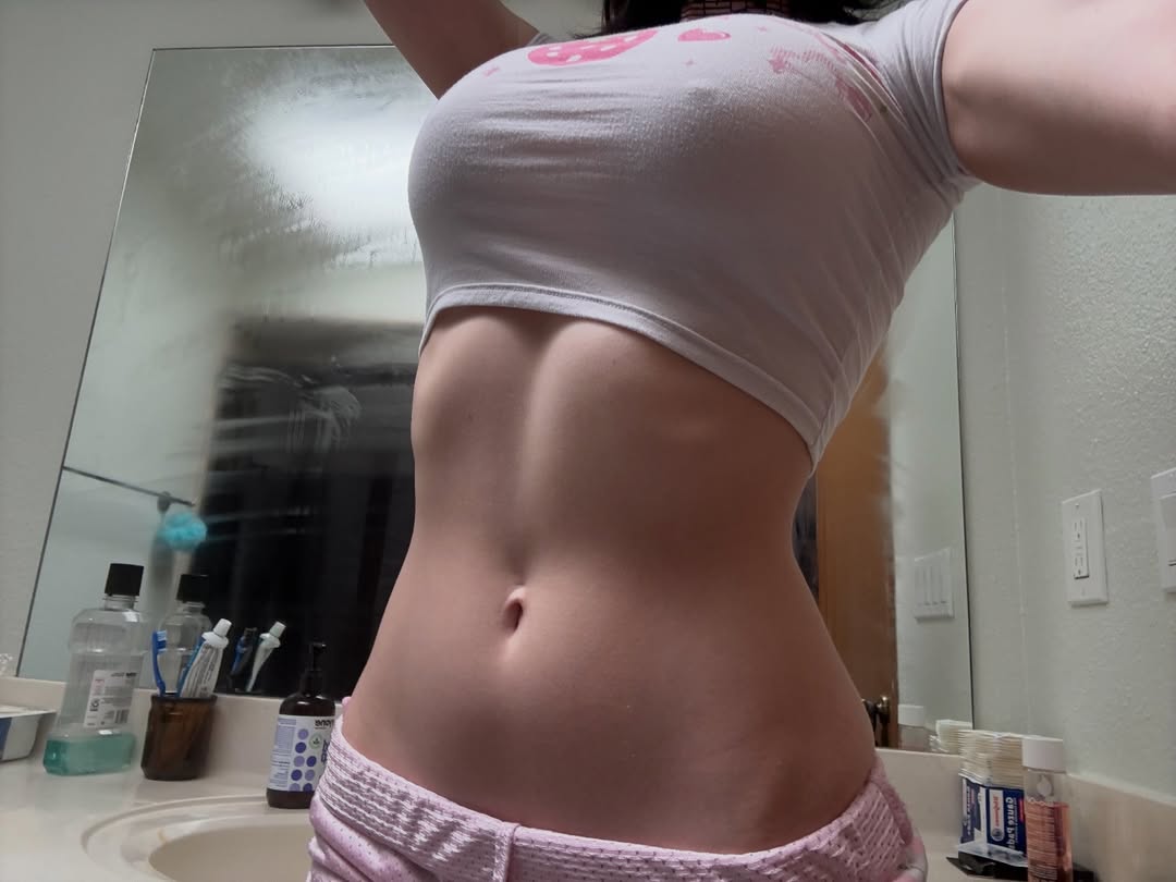 ItsNotDatSrs | Notdatsrs | liz | lilredvlvt OnlyFans Nude Leaks photo leak 1 of 27