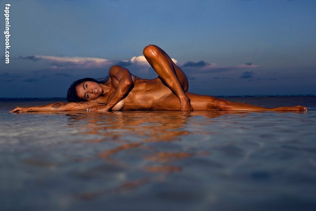 Elisa De Panicis Onlyfans Nude Leaked Photos photo leak 6 of 47