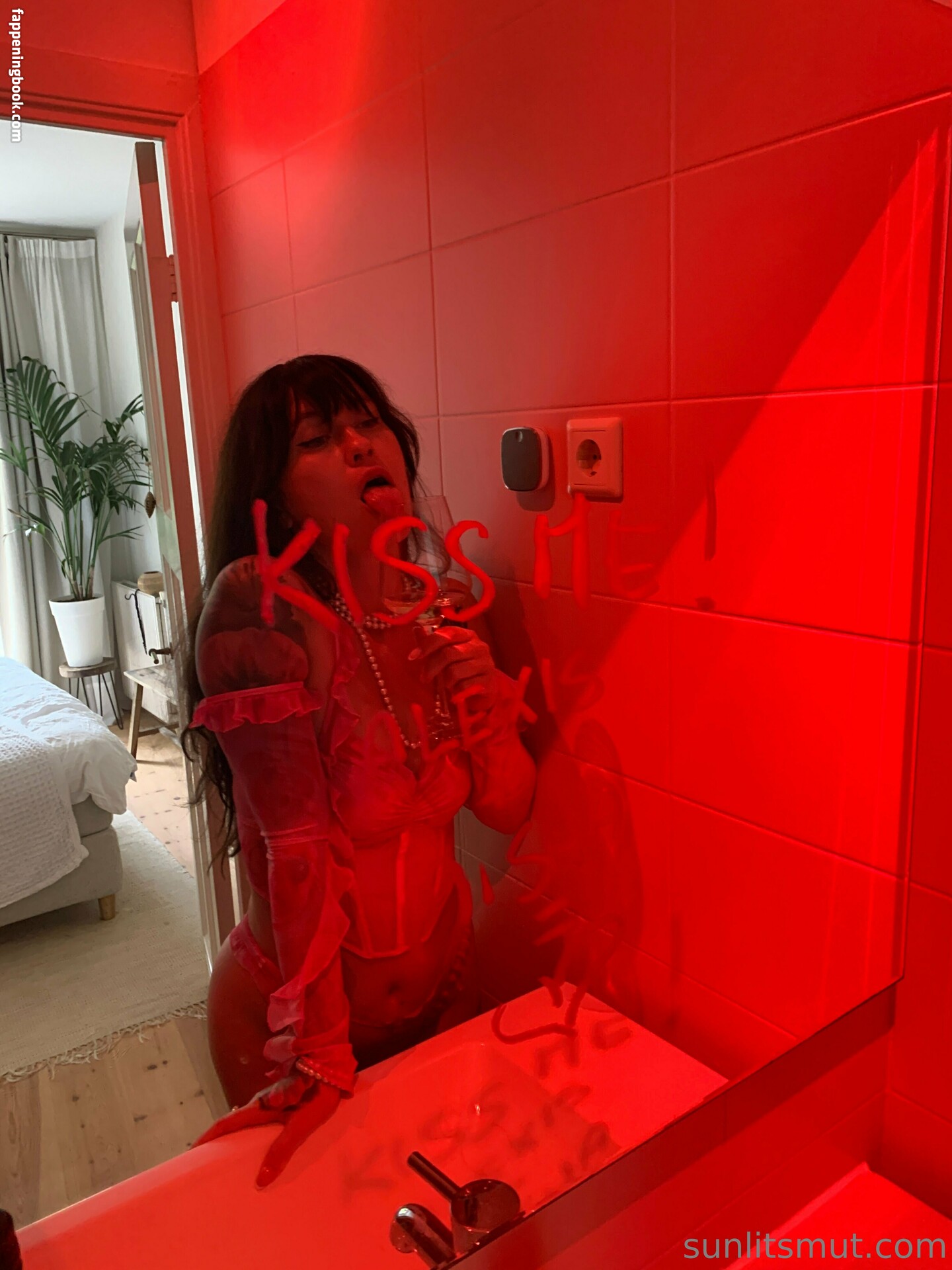 xmishacrossx Onlyfans Nude Leaked Photos photo leak 4 of 48