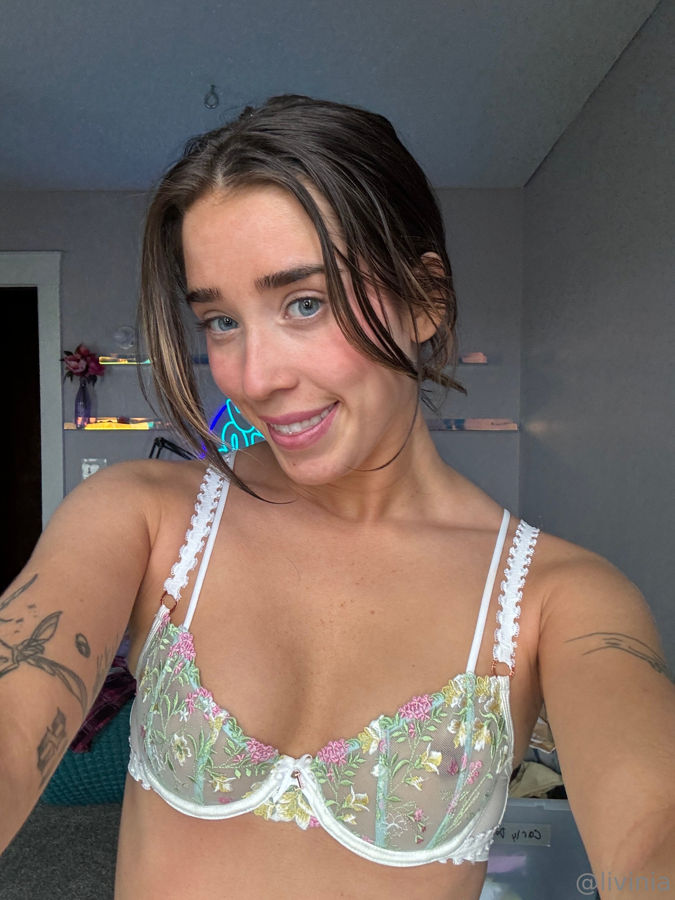 Livinia Roberts | urfavonlinesloot OnlyFans Nude Leaks photo leak 60 of 112