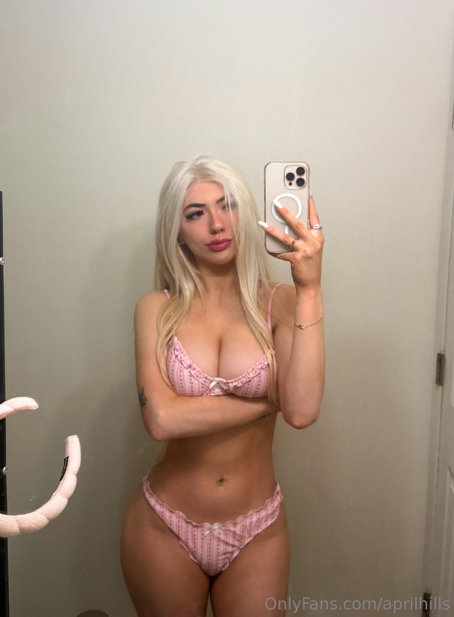 barbiegirljackie / april hills / aprilxhills / aprilhills / aprilhillsxox OnlyFans Nude Leaks photo leak 54 of 247