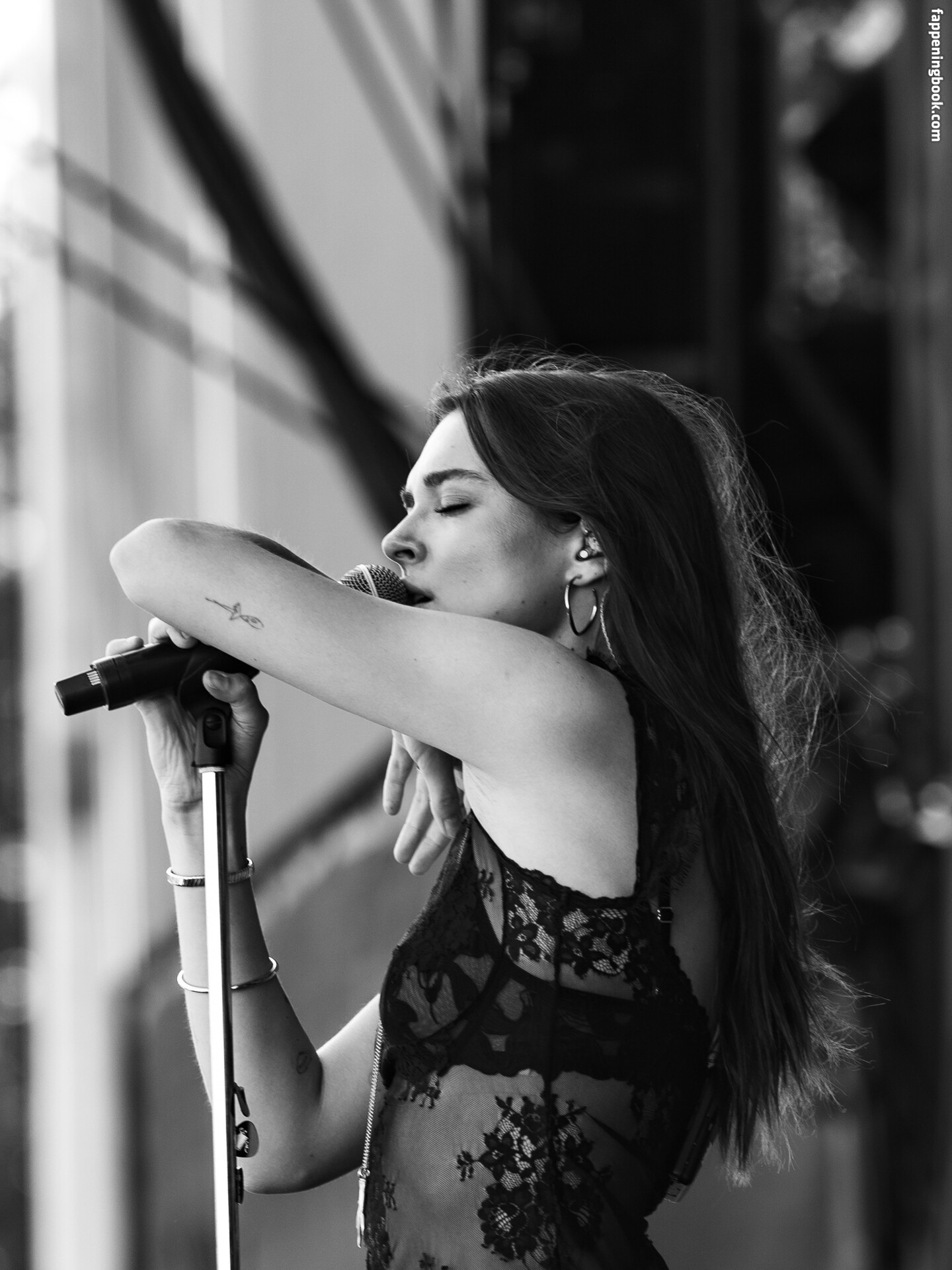 Charlotte Lawrence Onlyfans Nude Leaked Photos photo leak 2 of 50
