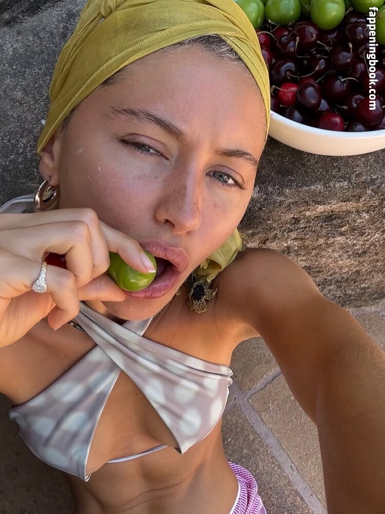 Iris Law Onlyfans Nude Leaked Photos photo leak 48 of 49