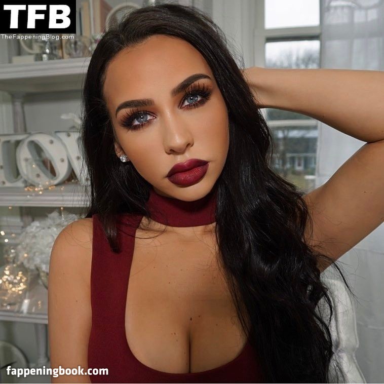 Carli Bybel Onlyfans Nude Leaked Photos photo leak 14 of 49
