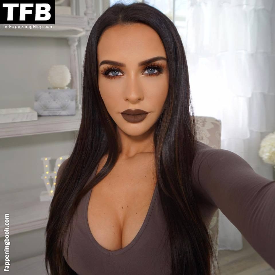 Carli Bybel Onlyfans Nude Leaked Photos photo leak 20 of 49