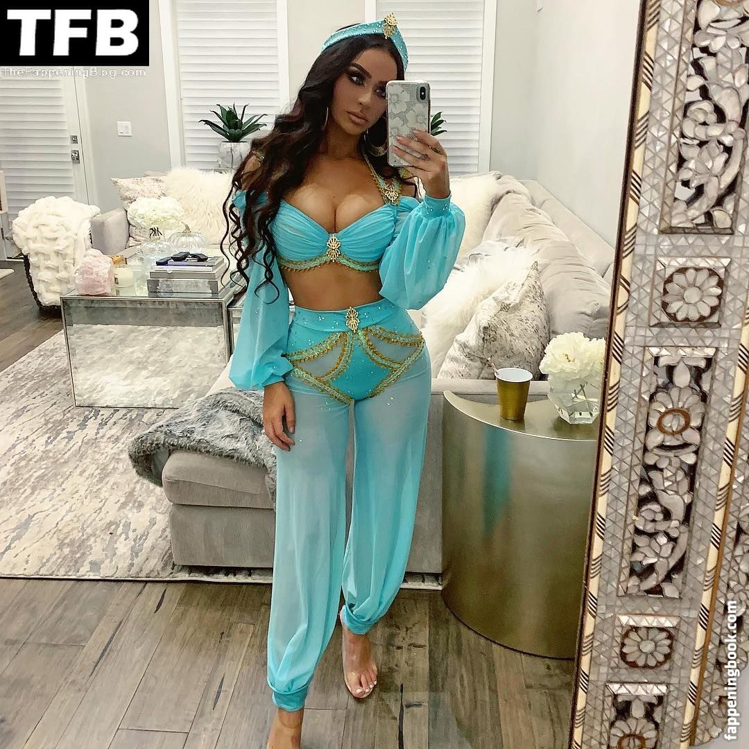 Carli Bybel Onlyfans Nude Leaked Photos photo leak 31 of 49