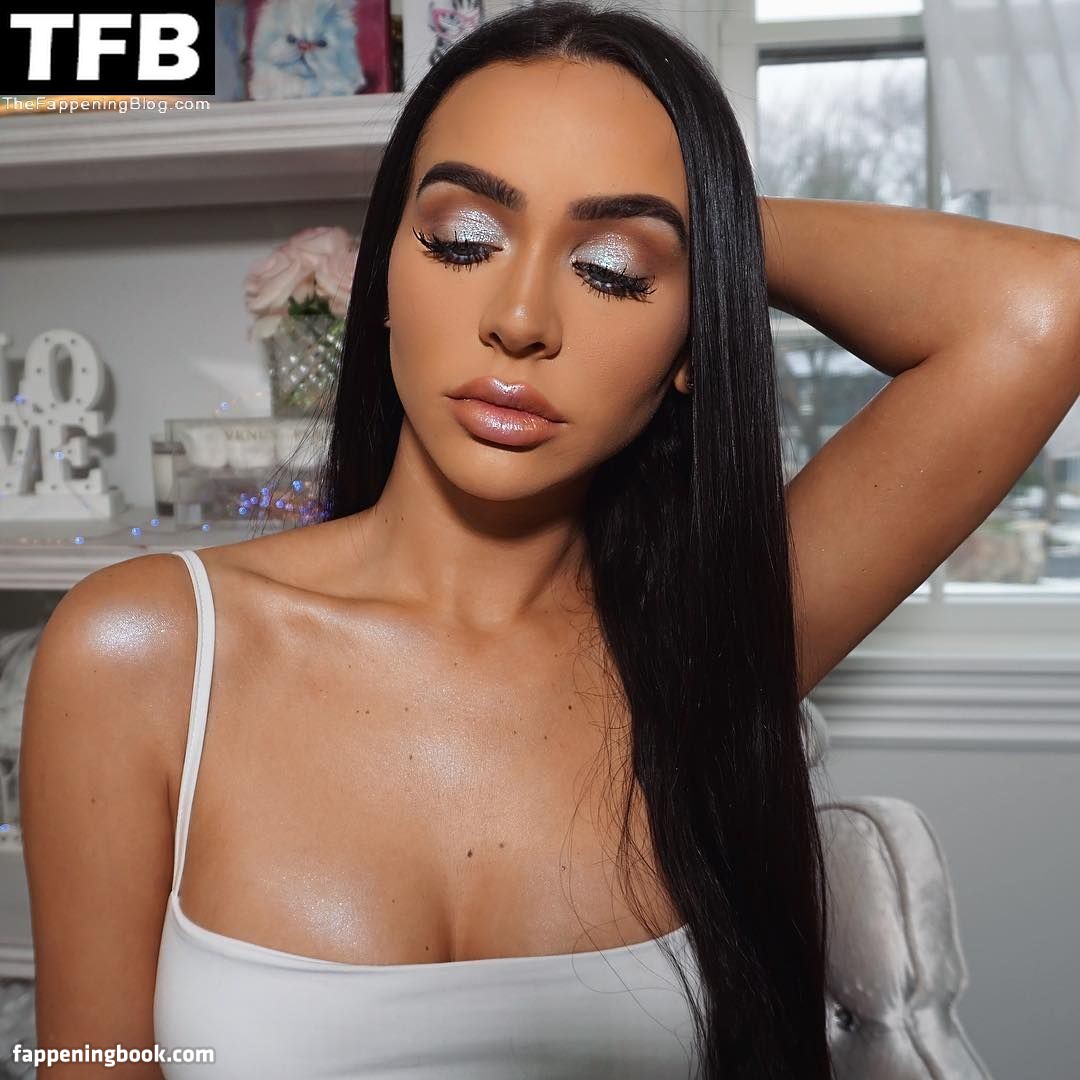 Carli Bybel Onlyfans Nude Leaked Photos photo leak 33 of 49