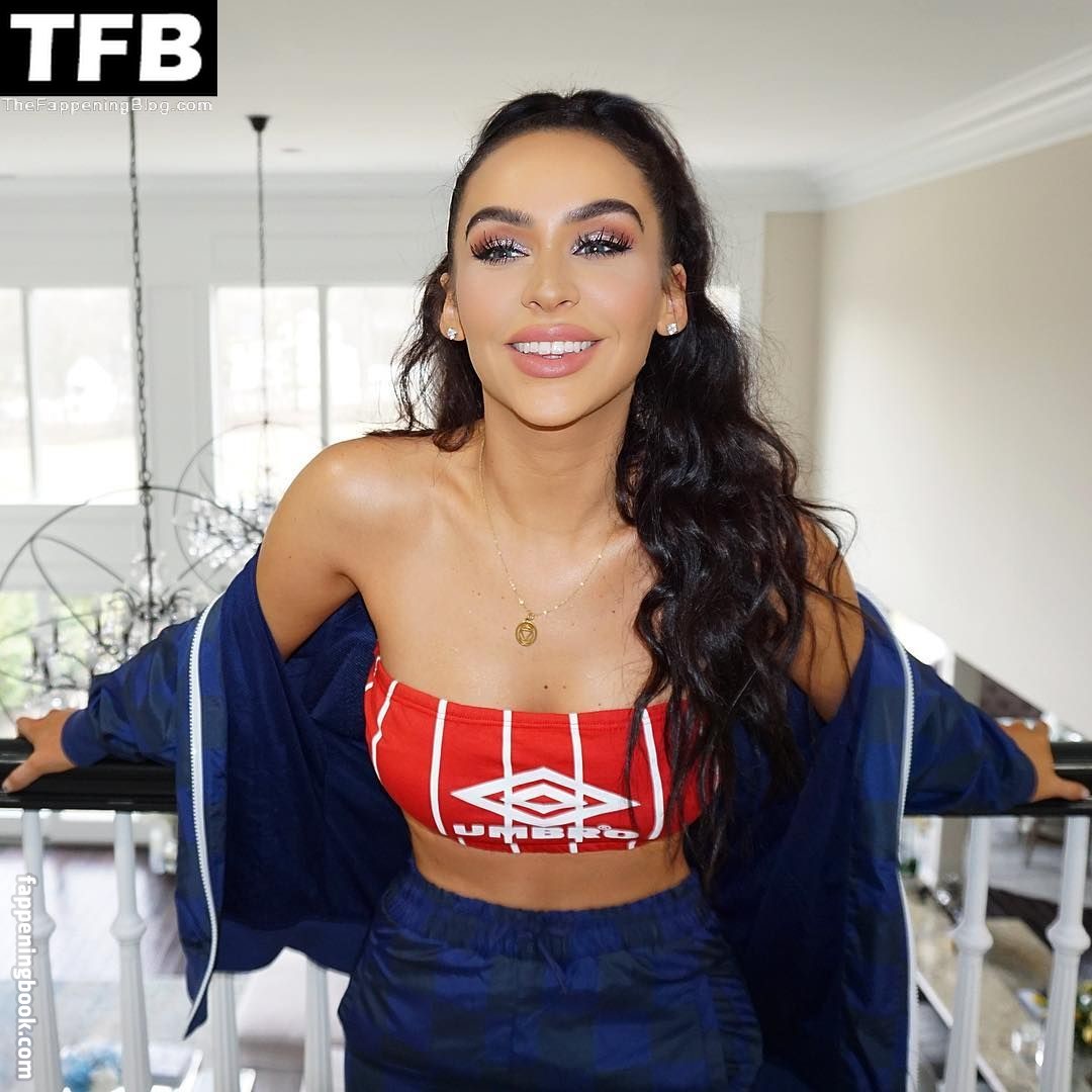 Carli Bybel Onlyfans Nude Leaked Photos photo leak 34 of 49