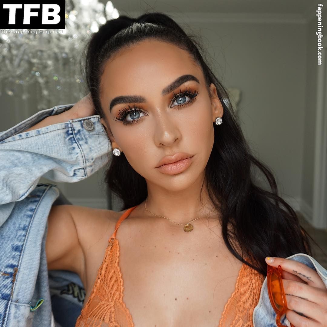 Carli Bybel Onlyfans Nude Leaked Photos photo leak 36 of 49