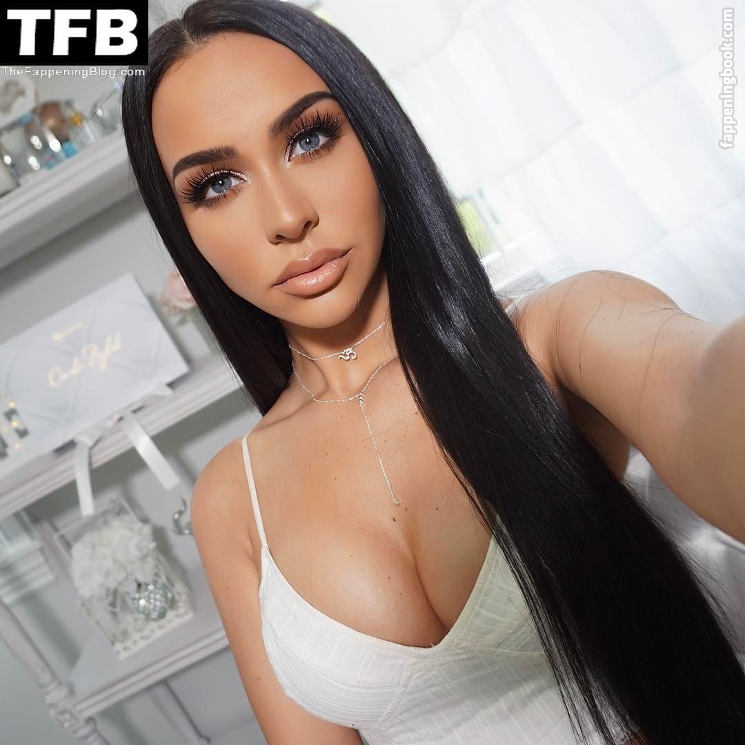 Carli Bybel Onlyfans Nude Leaked Photos photo leak 38 of 49