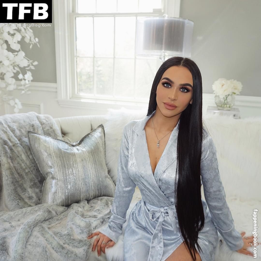 Carli Bybel Onlyfans Nude Leaked Photos photo leak 43 of 49