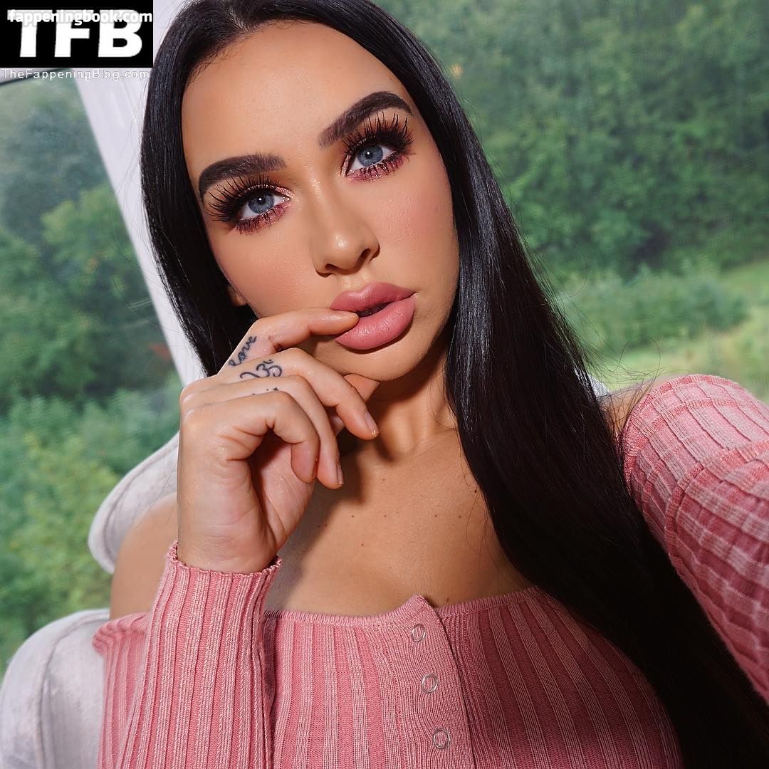 Carli Bybel Onlyfans Nude Leaked Photos photo leak 47 of 49
