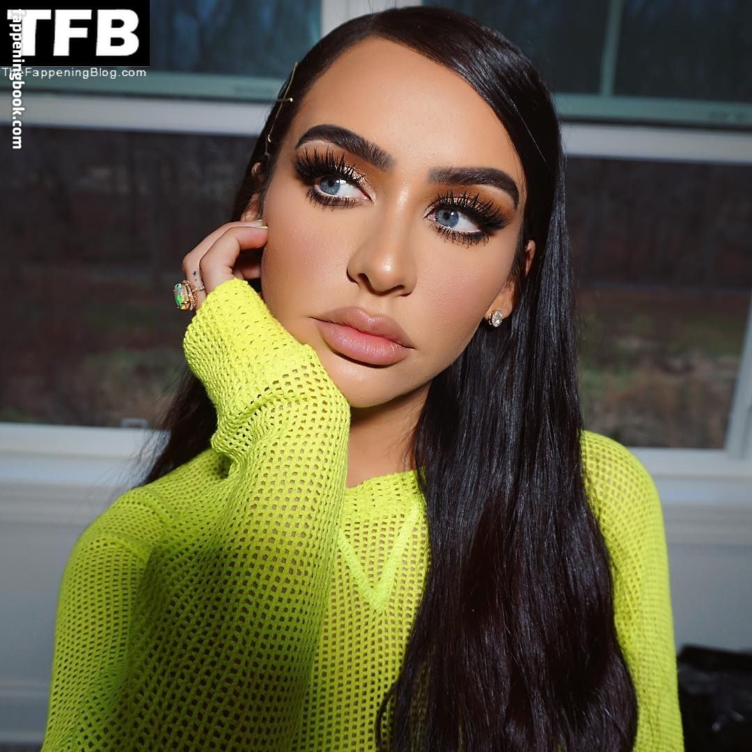 Carli Bybel Onlyfans Nude Leaked Photos photo leak 49 of 49