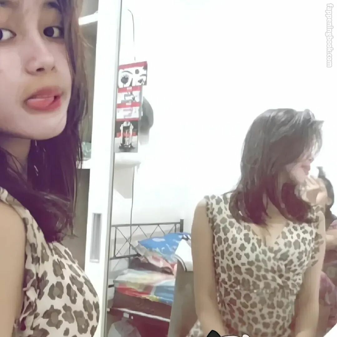 Riska Saputri Onlyfans Nude Leaked Photos photo leak 32 of 32