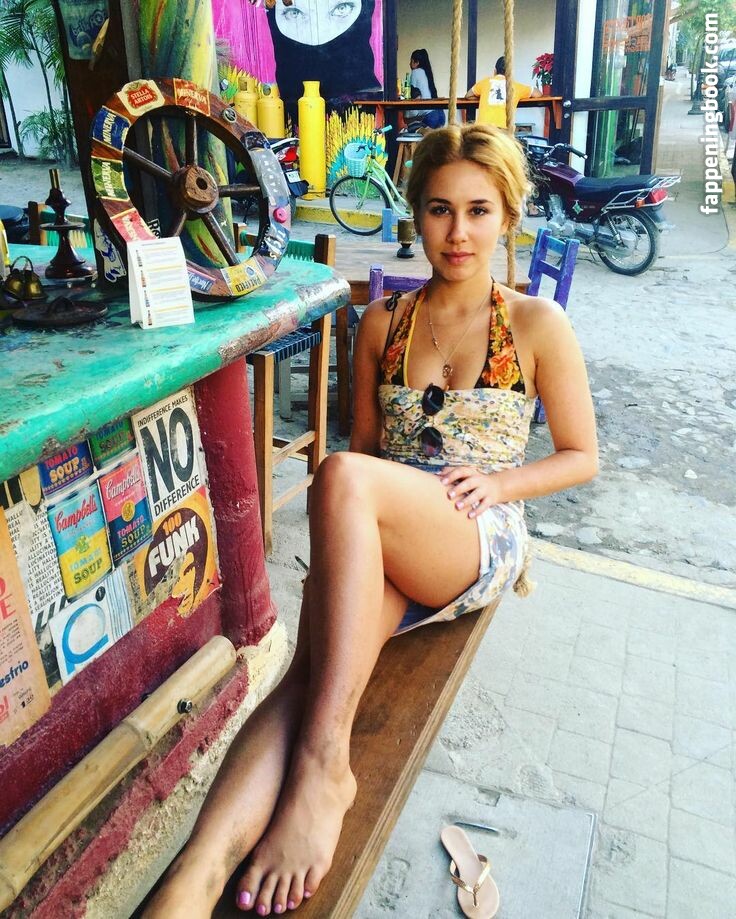 Haley Reinhart Onlyfans Nude Leaked Photos photo leak 20 of 49