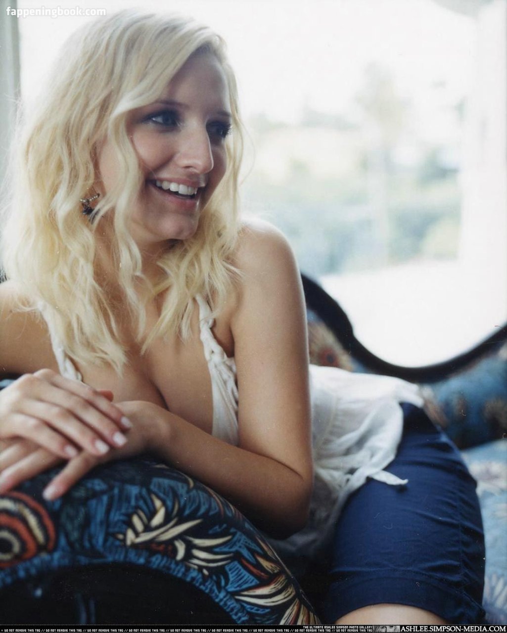 Ashlee Simpson Onlyfans Nude Leaked Photos photo leak 16 of 49