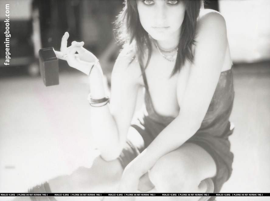 Ashlee Simpson Onlyfans Nude Leaked Photos photo leak 21 of 49